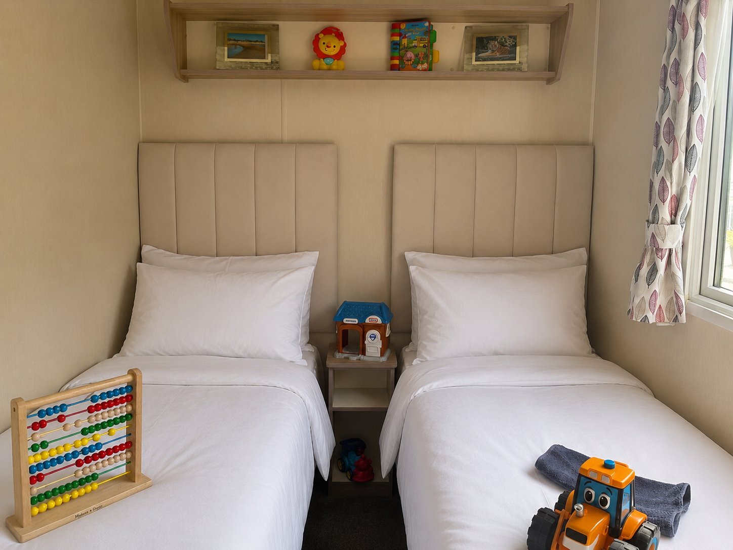 ⭐️ Includes 2026 site fees ⭐️ Decking & skirting included ⭐️ - Motorhomes & Caravans