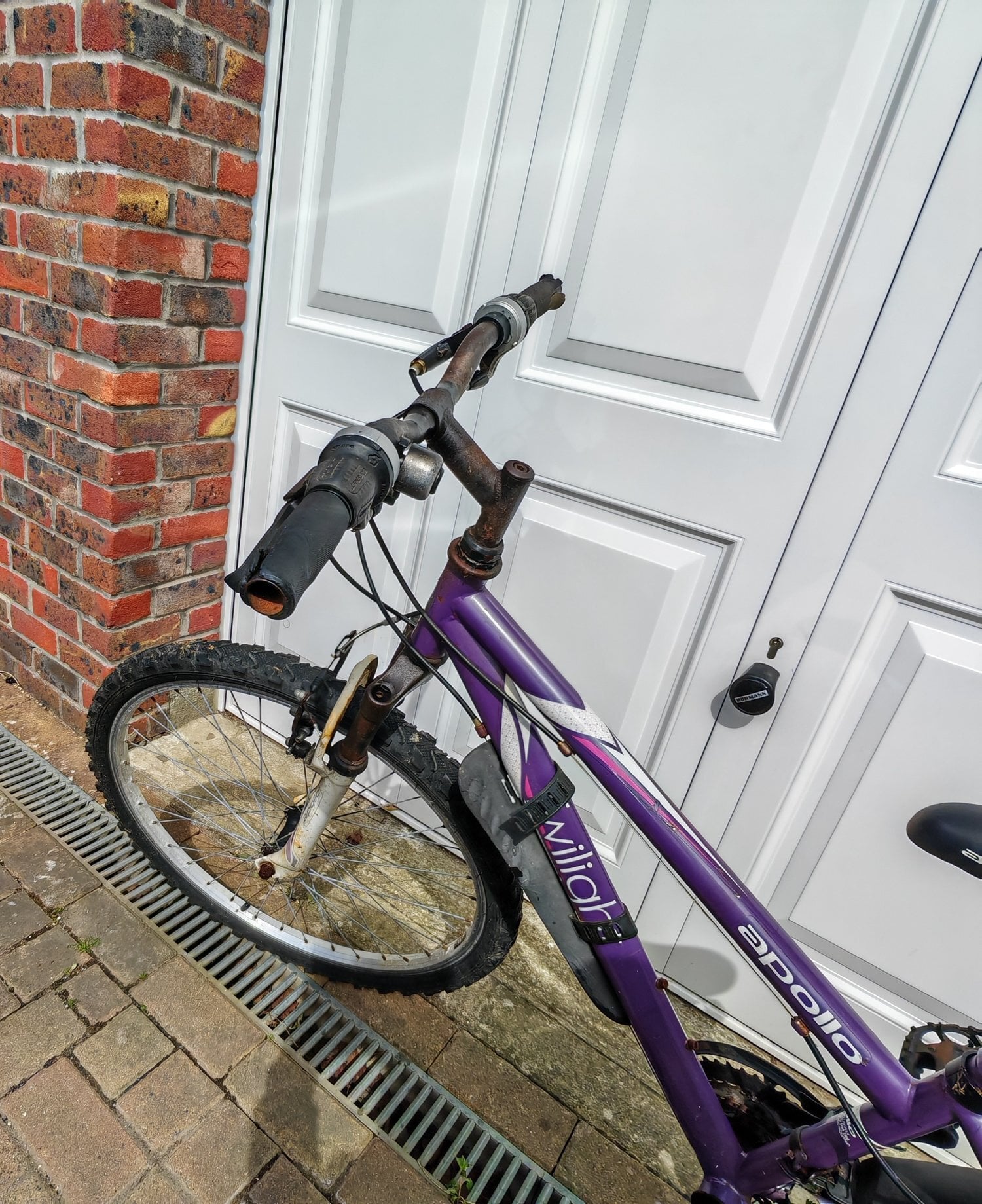 Crawley 27 inch adult bike USED