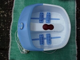 VISIQ DELUXE FOOT SPA MASSAGER.  MULTI FUNCTION BRAND NEW!!
