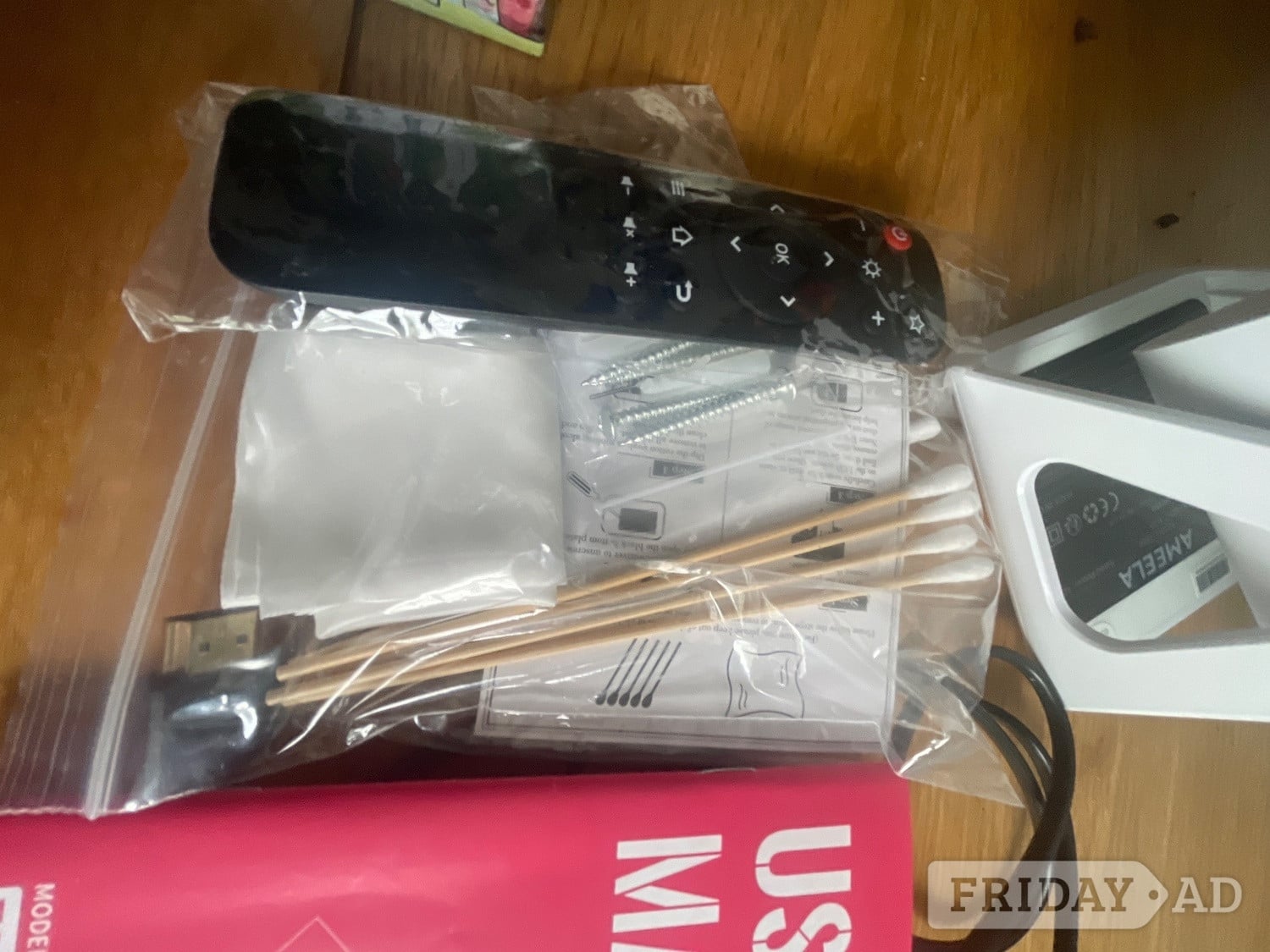  New movie projector with remote leads books  no box  - Tv, Audio & Cameras