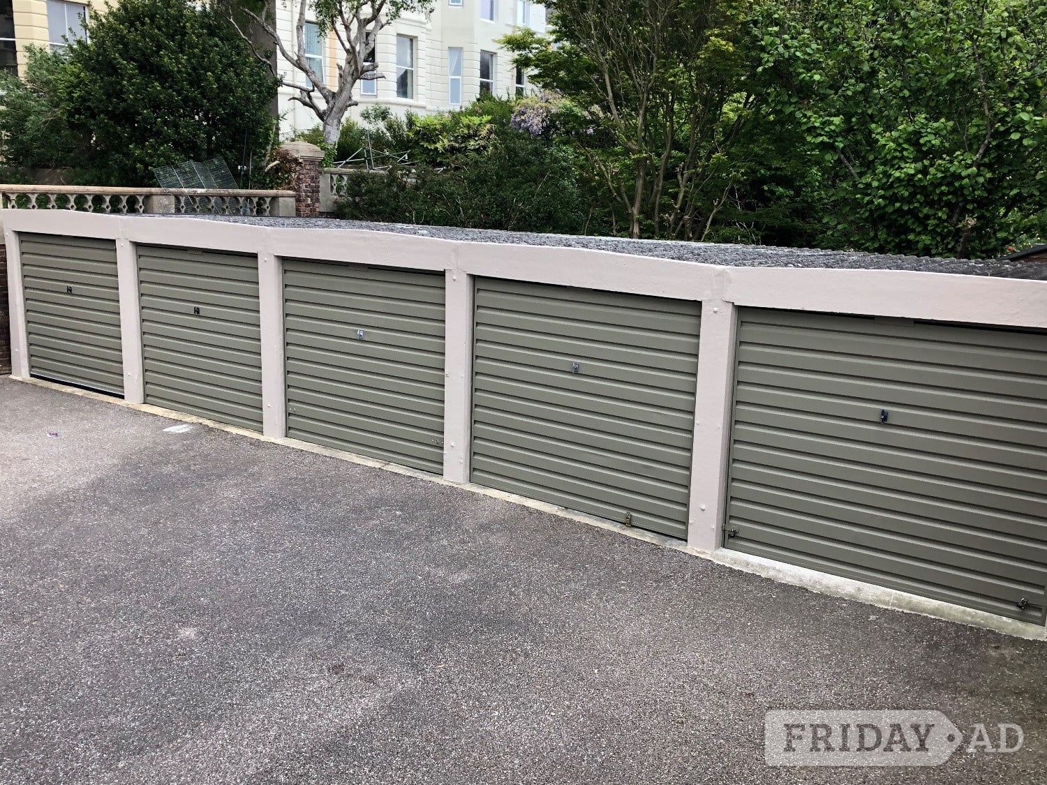 Garage To Let