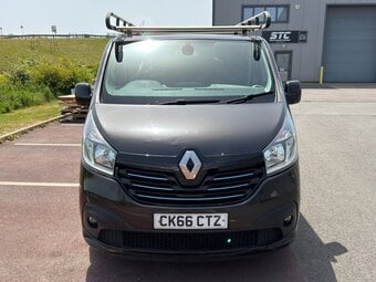 2016 Renault Trafic Sport Nav - Long MOT - 2 Keys - ULEZ Complian