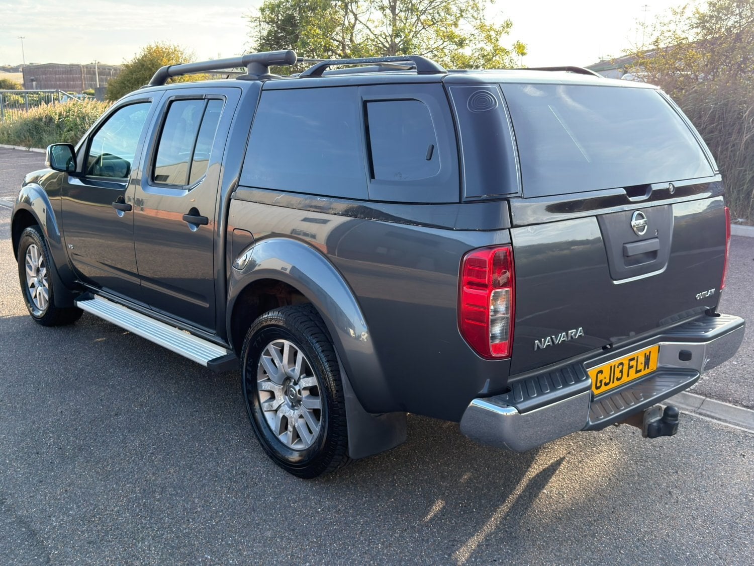 2013 Nissan Navara Outlaw - Automatic - Sunroof - 2 Keys - Cars in Brighton