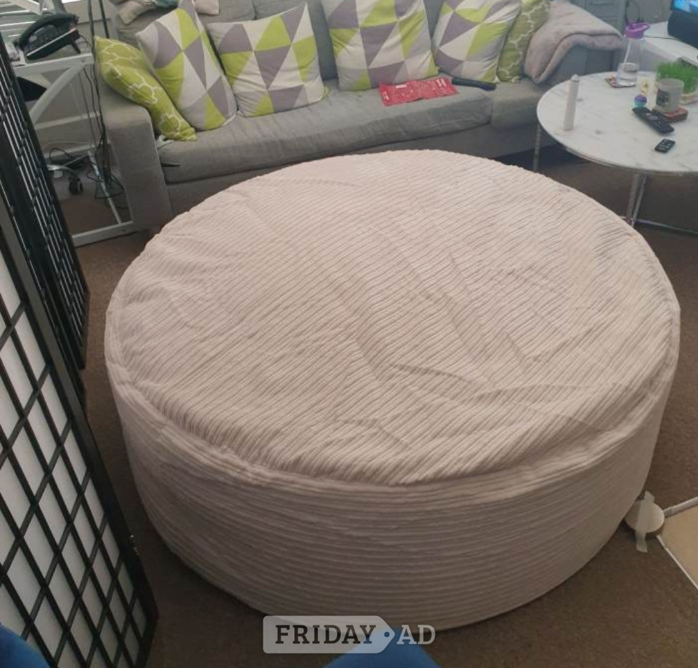 XXL (huge) Mammoth Bean Bag (MUST GO)