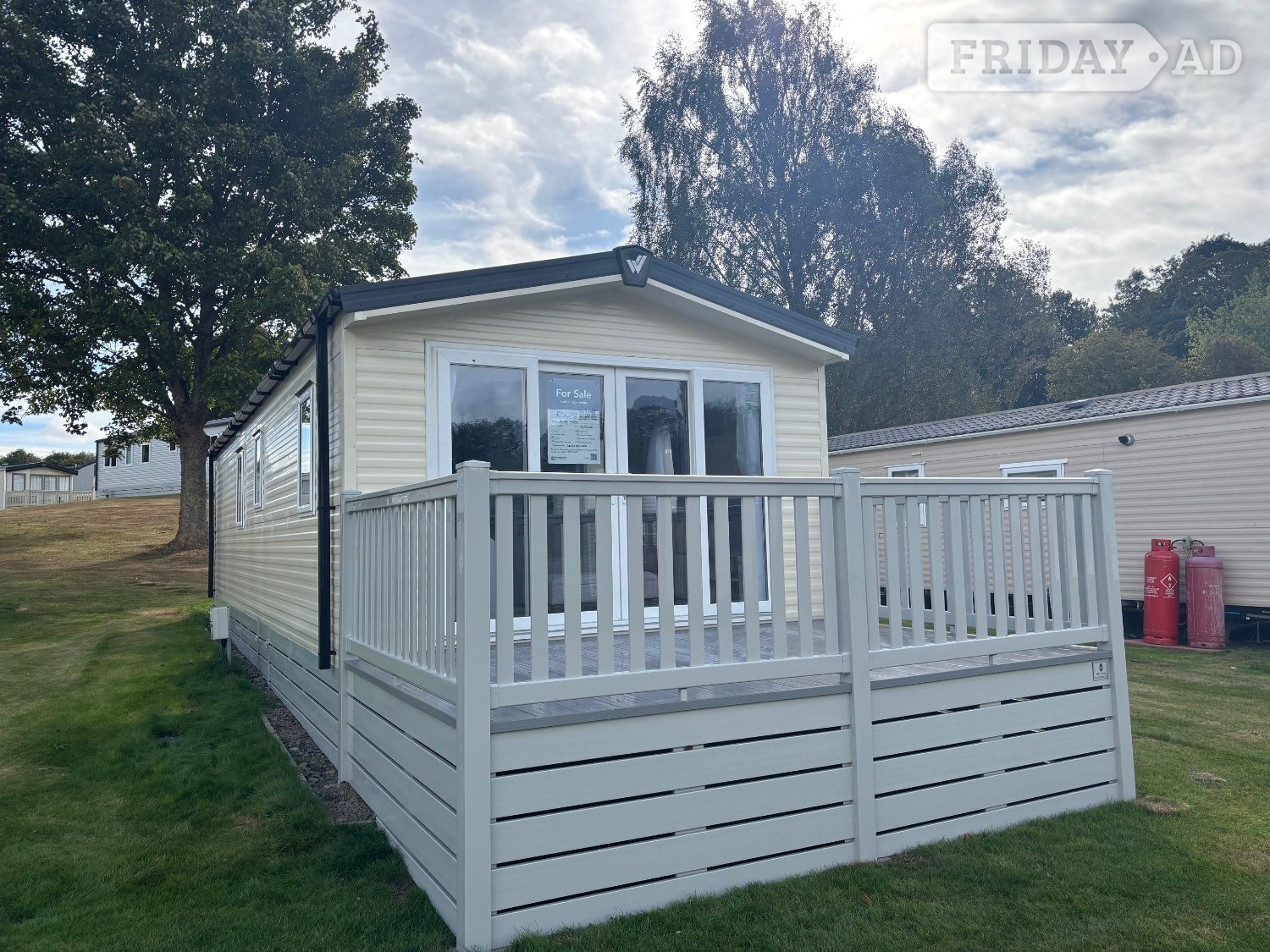 Holiday Home with Decking Ready to Move in within 7 Days