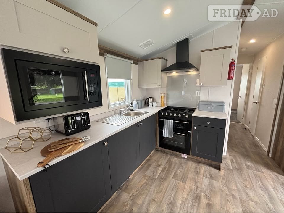Holiday Home with Decking Ready to Move in within 7 Days - Holiday Homes