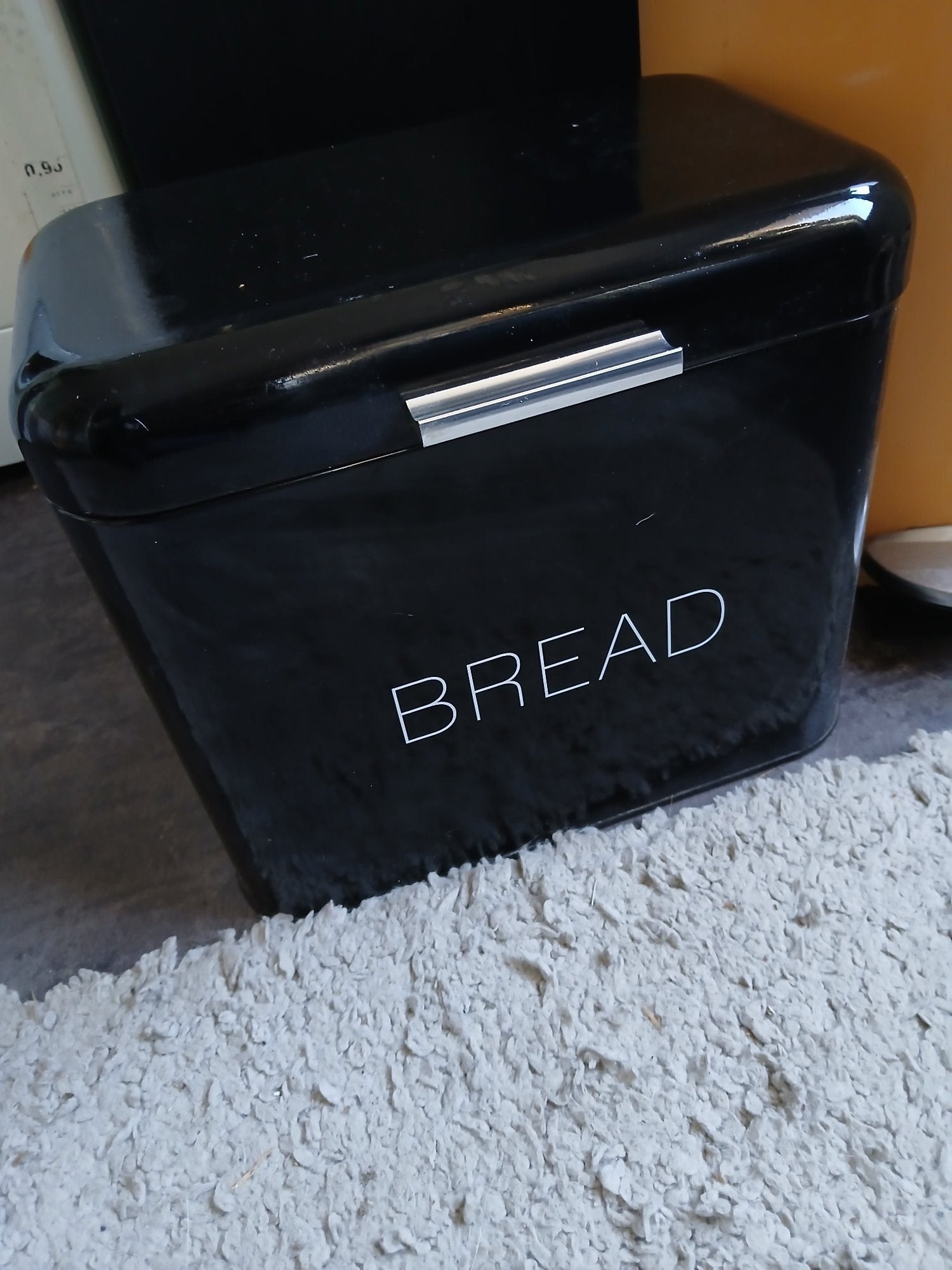 25litre kitchen swing bin and bread bin Tunbridge wells 
