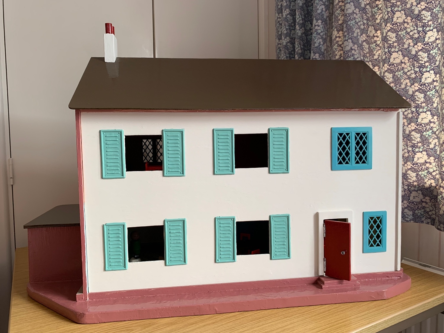 Dolls House, wooden construction with furniture, fully carpeted  - Baby & Kids