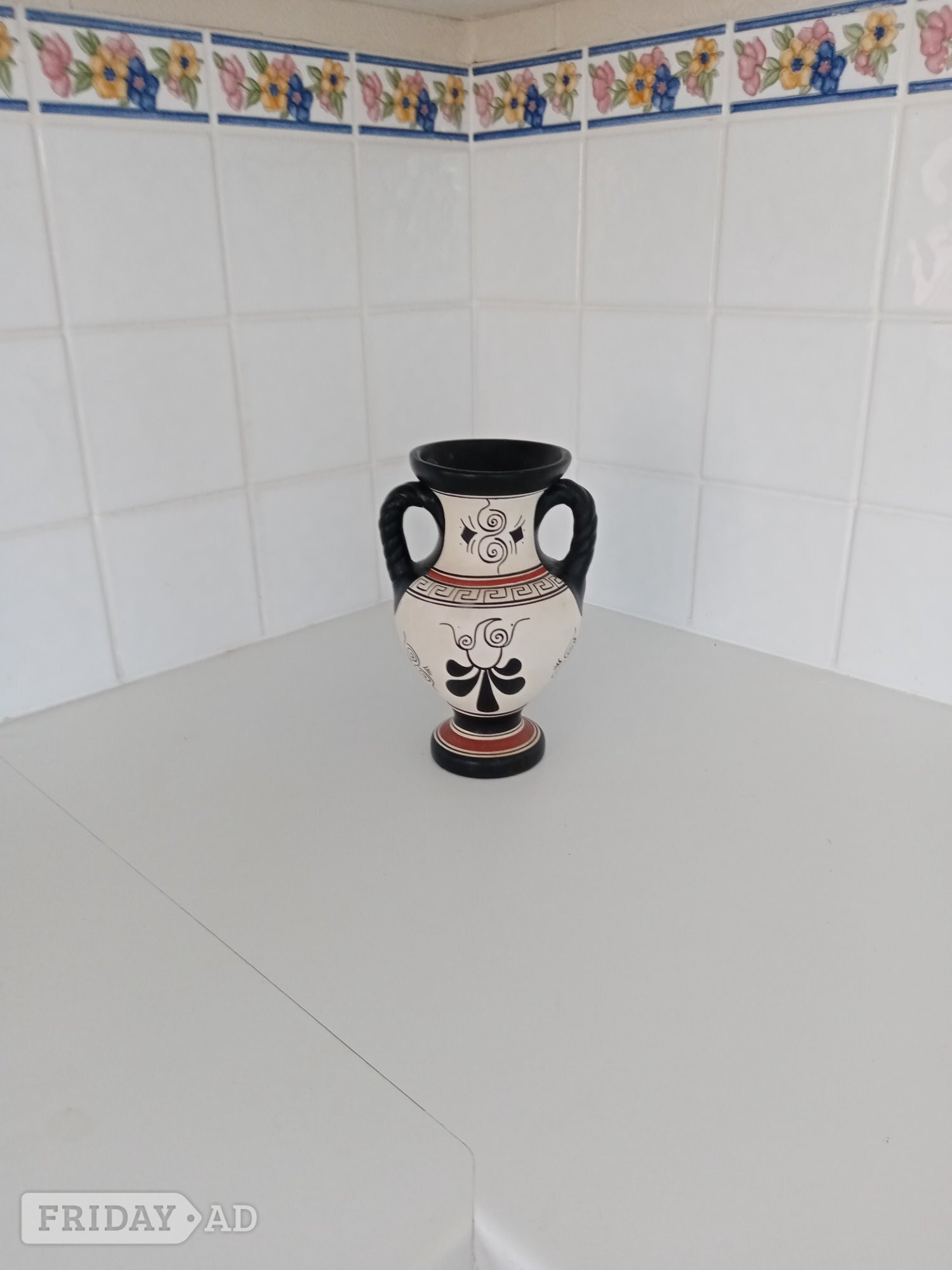 Beautiful Second Hand Replica of Greek Ancient vase, good condion