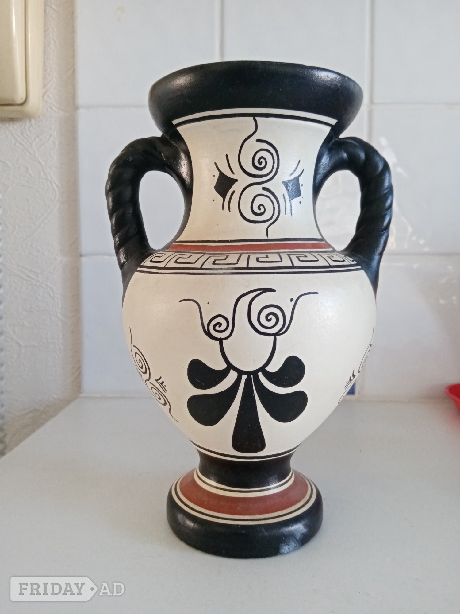 Peacehaven Beautiful Second Hand Replica of Greek Ancient vase, good condion