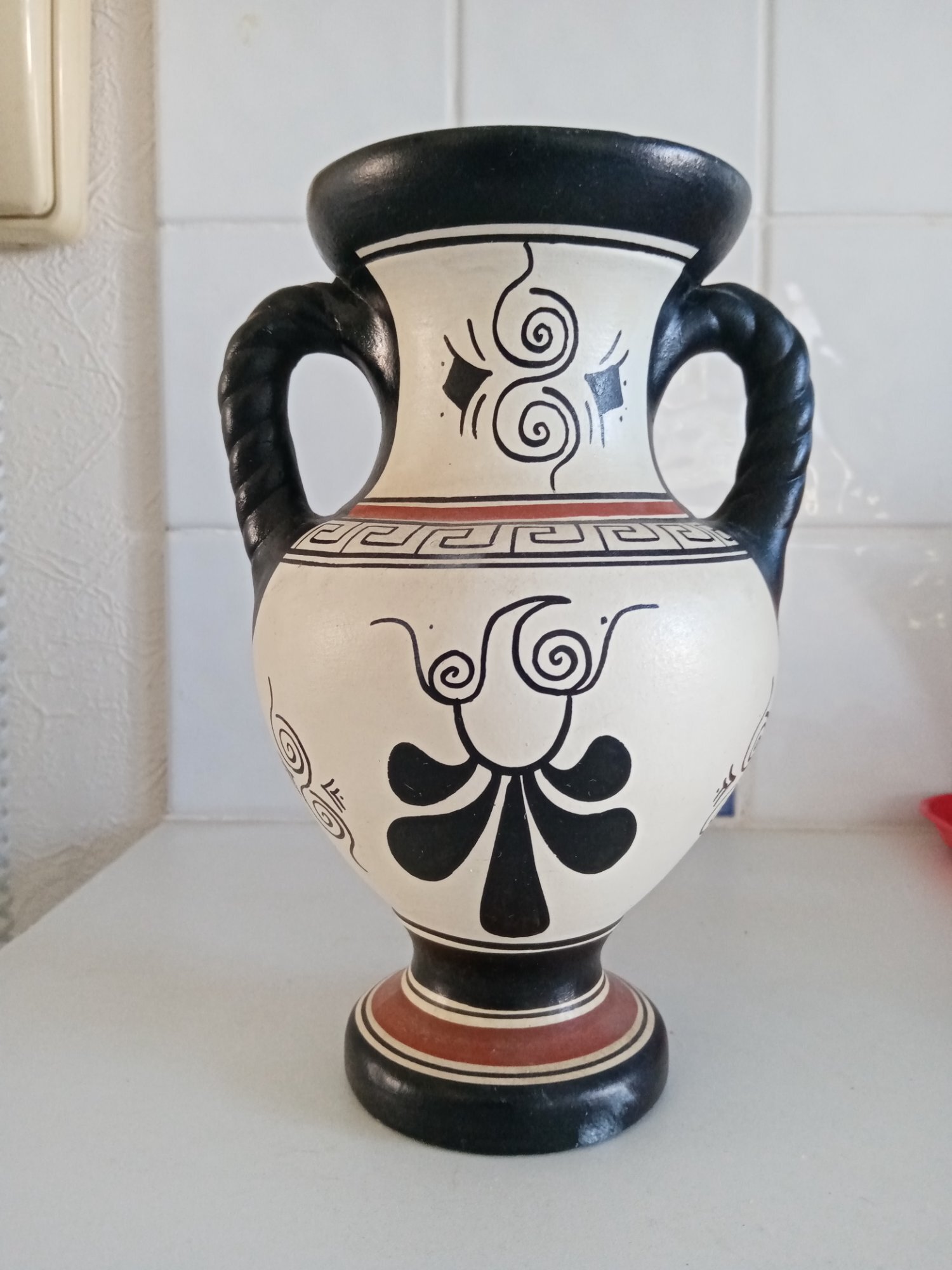 Peacehaven Beautiful Second Hand Replica of Greek Ancient vase, good condion