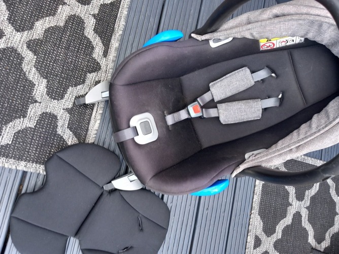 Bexley VENICCI  PRAM AND CAR SEAT SET.  BARGAIN £50 ono. COLLECT DA14