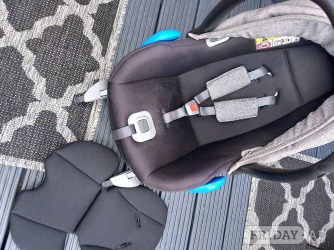 Bexley VENICCI  PRAM AND CAR SEAT SET.  BARGAIN £50 ono. COLLECT DA14