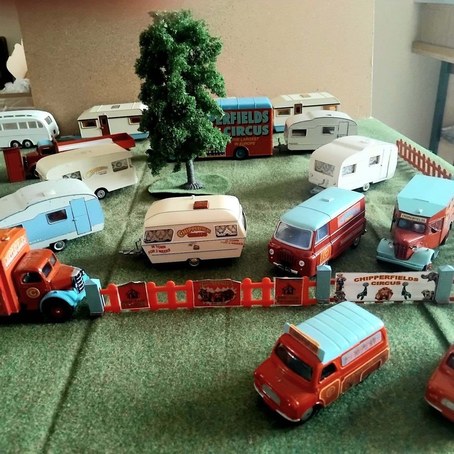 MODEL CIRCUS CHIPPERFIELDS COLLECTION  - Antiques & Collectables
