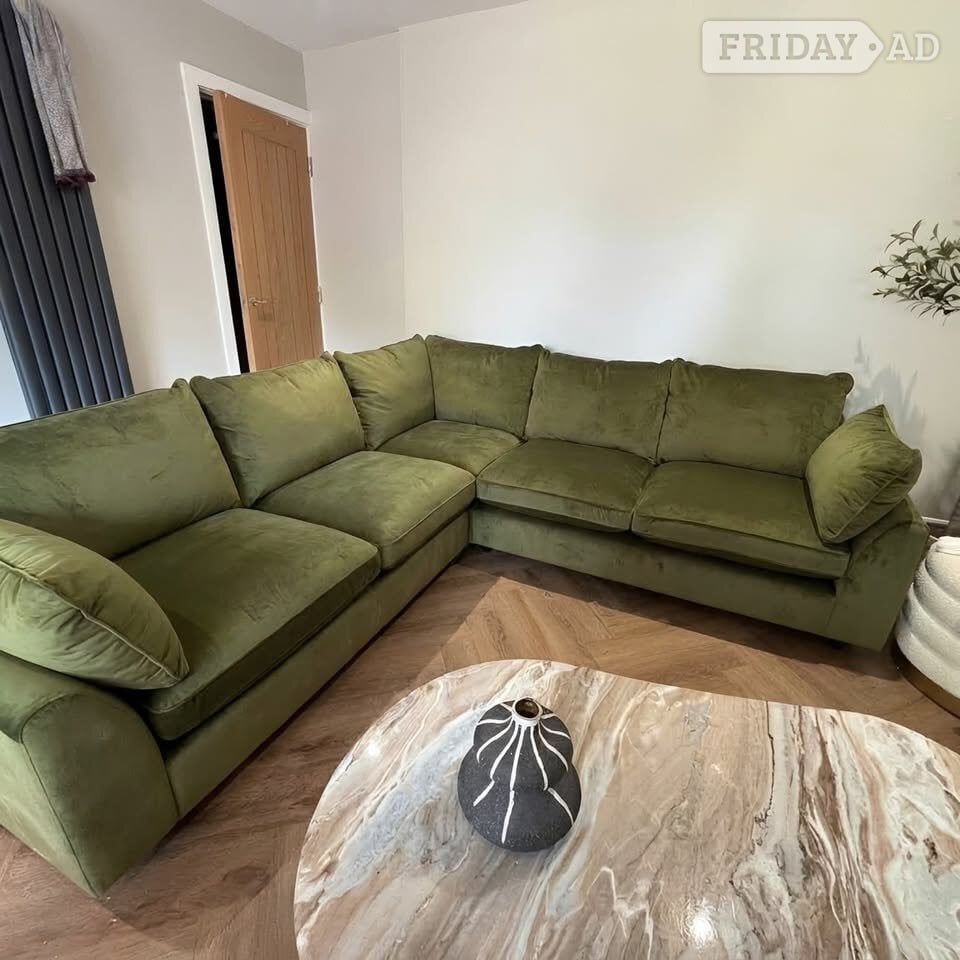  Stunning Olive Green Velvet L-Shaped Corner Sofa (Comfortable, P