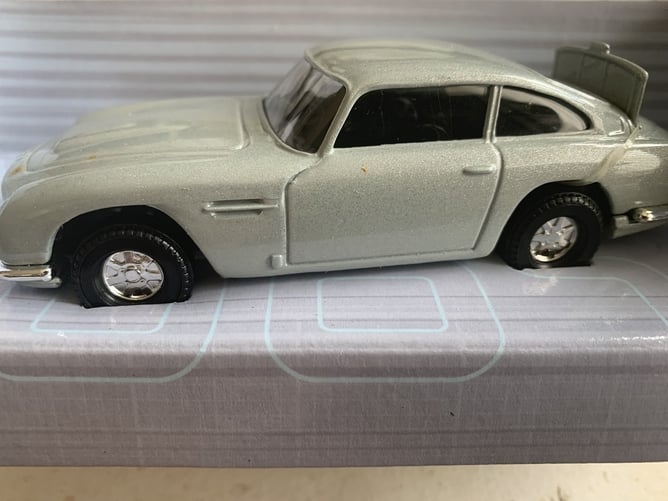 Brand New James Bond07 Corgi Aston Martin DB5