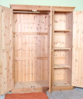 Nationwide Delivery - 3 Door Traditional Pine Farmhouse Wardrobe 