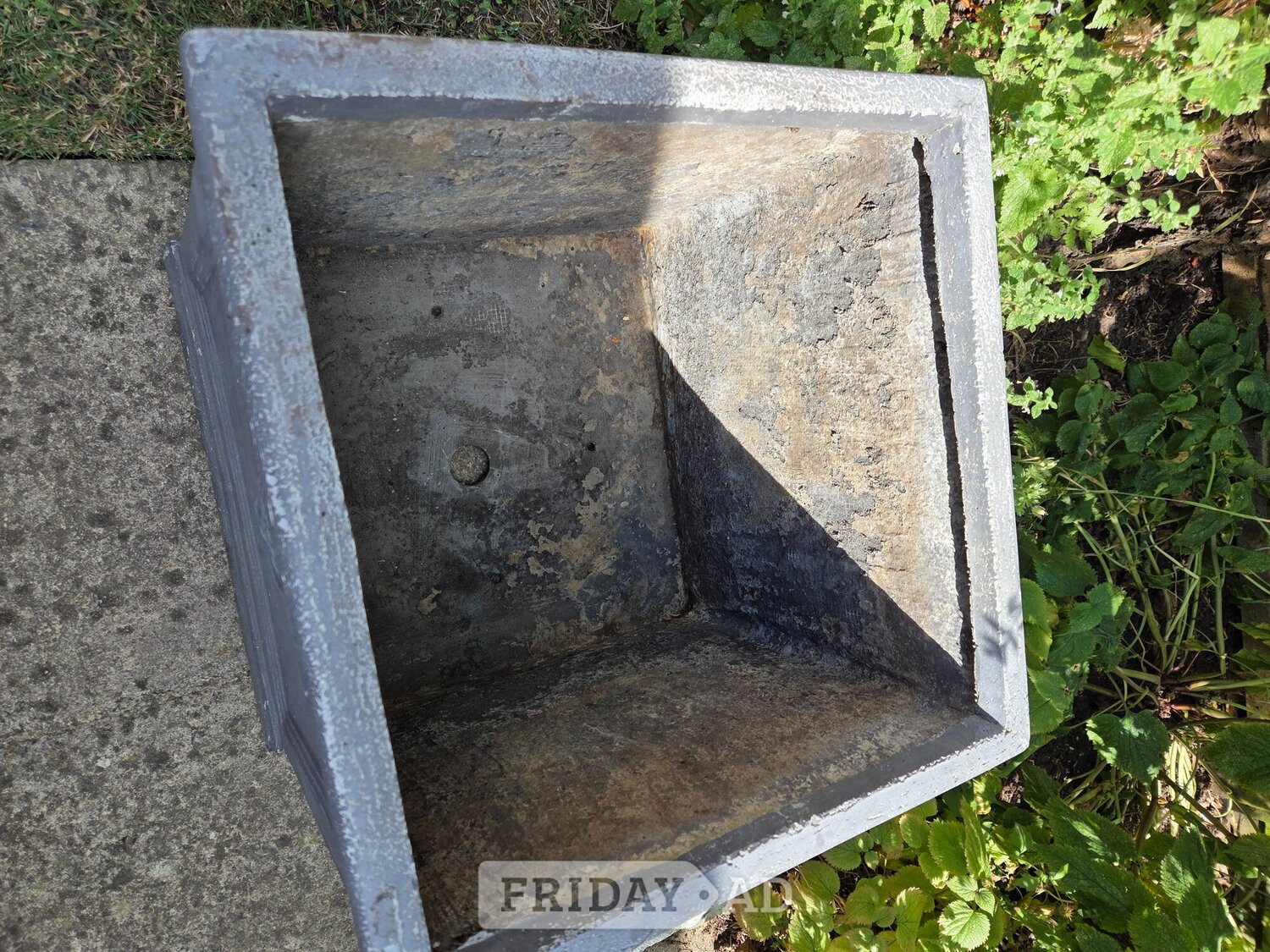 Large flower planter - Garden in Polegate