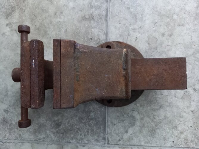 Record Metal Workers Vice size number 2