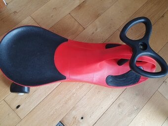 Didicar ride on toy car. Good condition 
