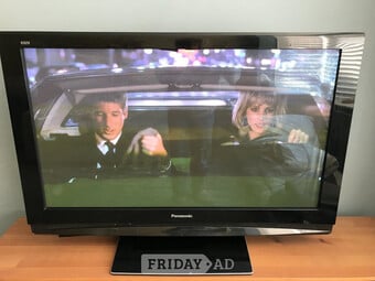 42" Panasonic Plasma TV TH42PZ81B with built in Freesat Hd Tuner 