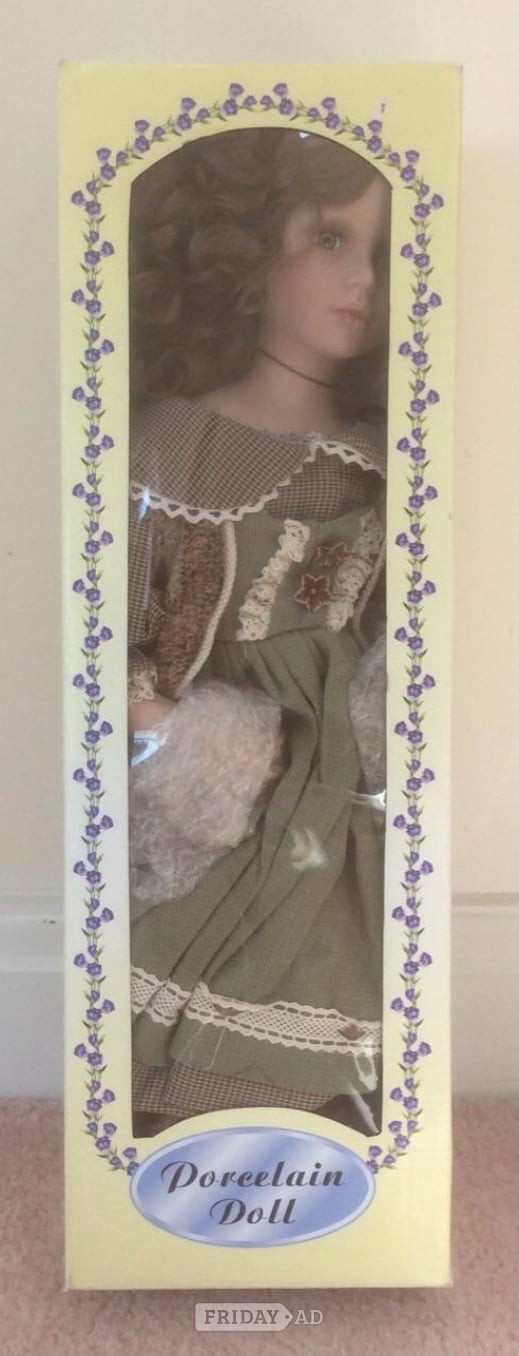 2 porcelain dolls in St. Leonards-On-Sea