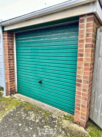 Garage in Town Centre, 24/7 access