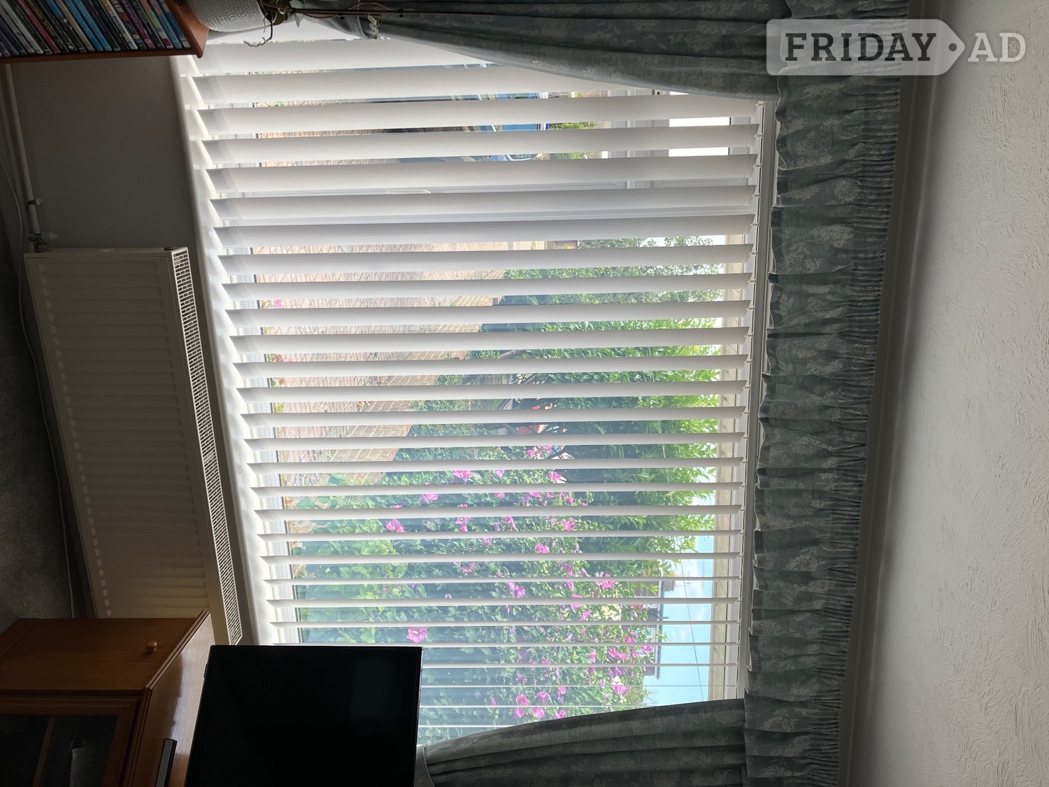 Blinds vertical white