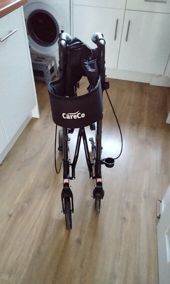 Rollator four wheels