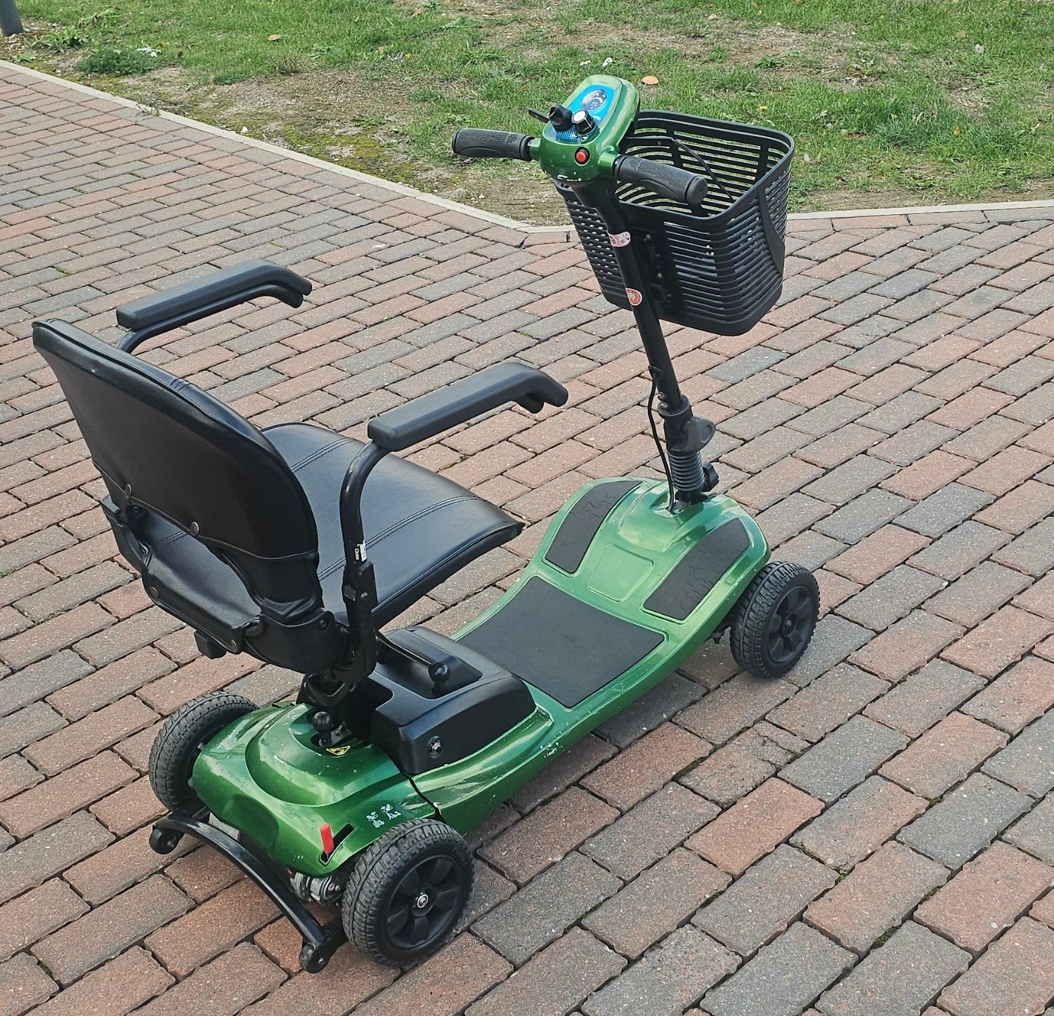 4mph pavement mobility scooter new batteries fitted