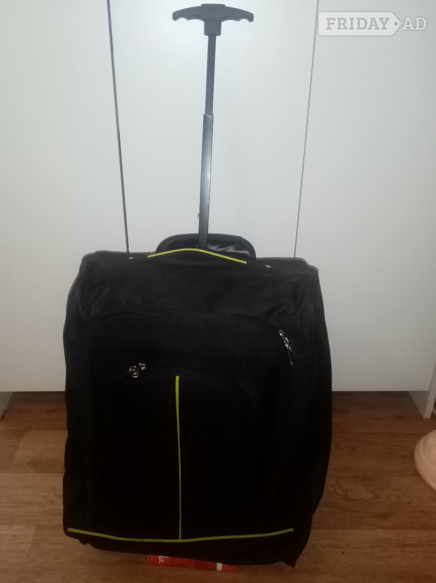 Bristol Medium sized travel pull along luggage