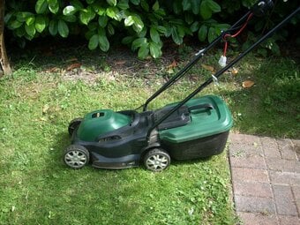 WEBB 32cm (13 inch) Corded mains electric rotary lawnmower 