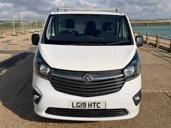 2019 Vauxhall Vivaro Sportive LWB - Long MOT - 2 Keys - ULEZ Comp