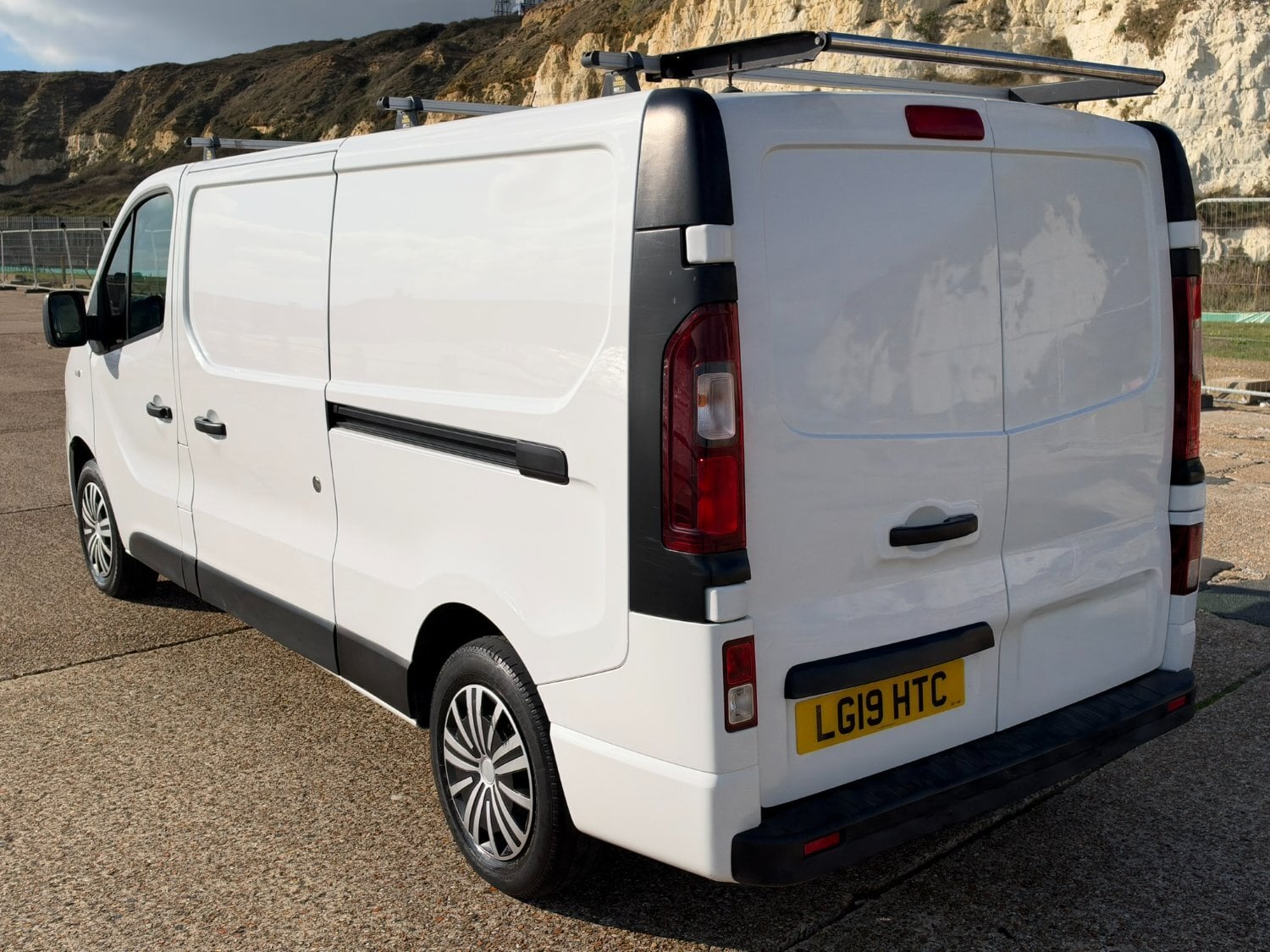 2019 Vauxhall Vivaro Sportive LWB - Long MOT - 2 Keys - ULEZ Comp - Vans & Commercial Vehicles in Brighton
