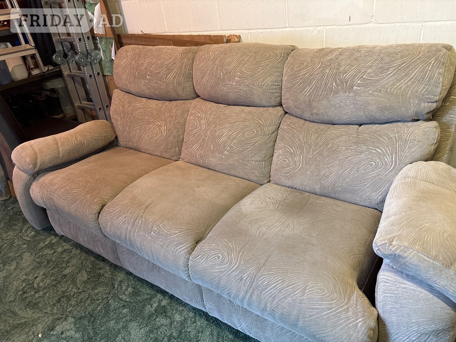 2 sofas free to collector