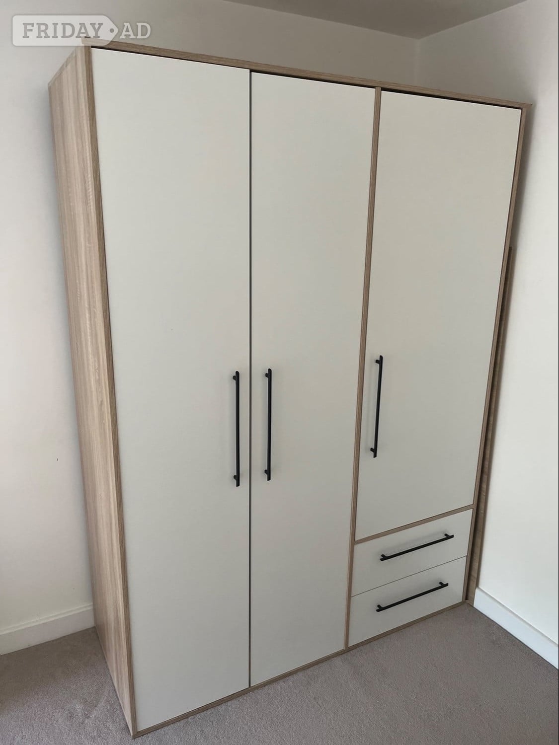Wandsworth 3 Door Oak Modern white Wardrobe with Storage hang Rail Bedroom F