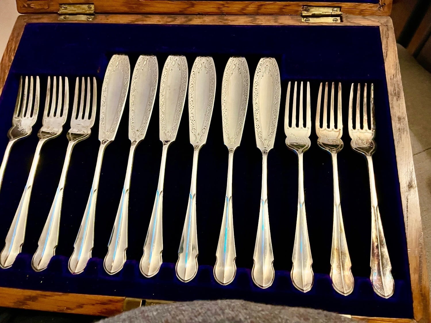 Eastbourne Boxed Silver Flatware Cutlery by W & R Sorley 