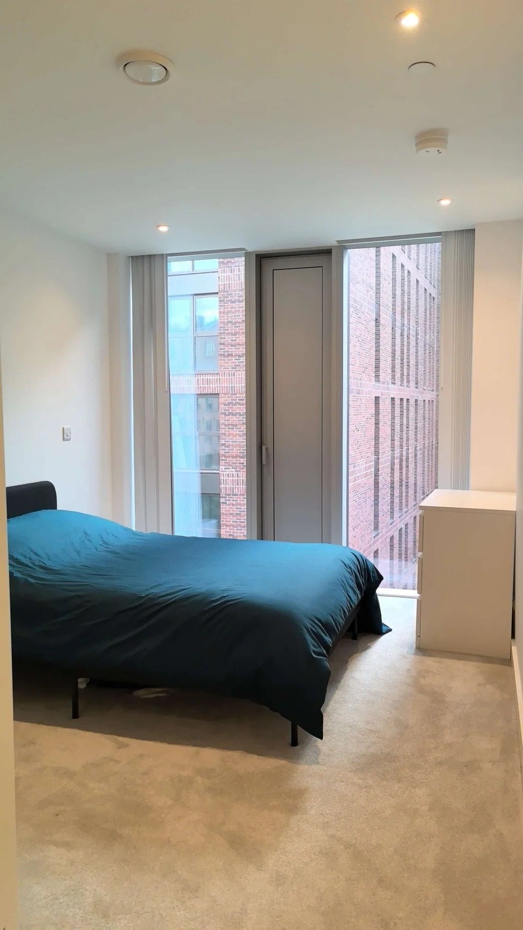 2-bed 2-bath One Port Street | Vacant | All furniture included - Flats & Apartments in Manchester