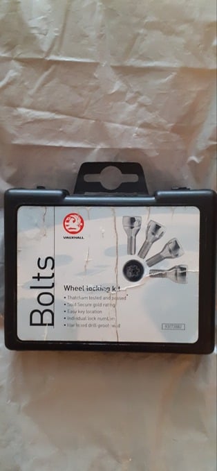 Wheel Locking Kit Bolts - Vauxhall Corsa (93173882)