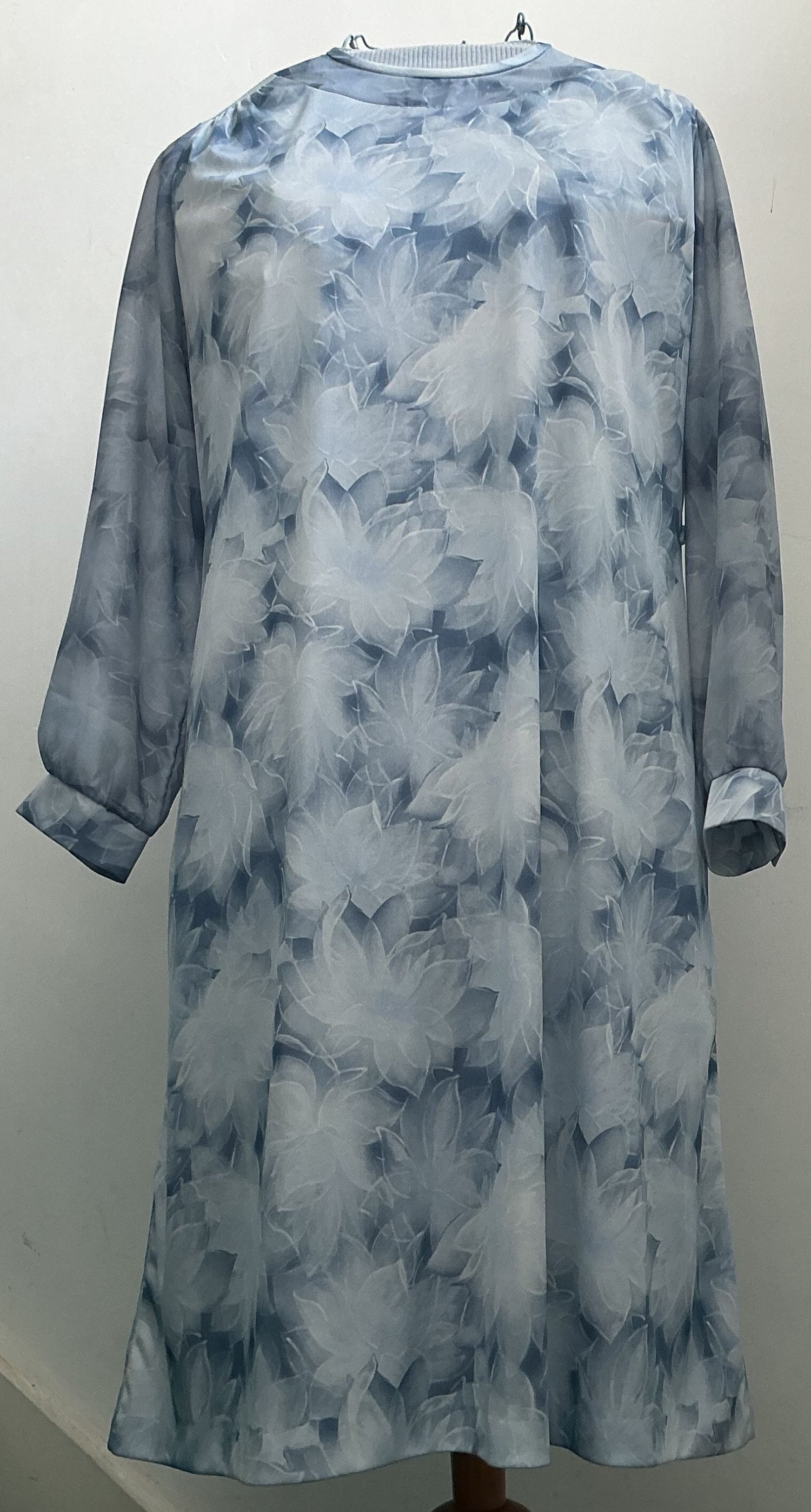 Vintage Ladies’ Dress Suit, “Norman Linton”, Zize 24