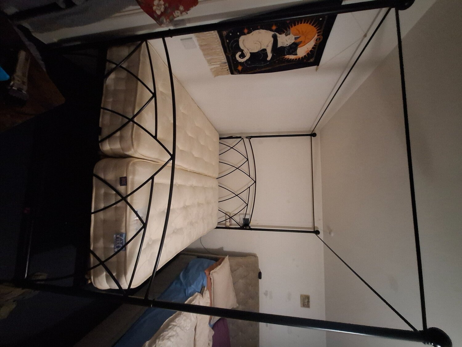 Stunning knights of iron electric bed with two single matresses