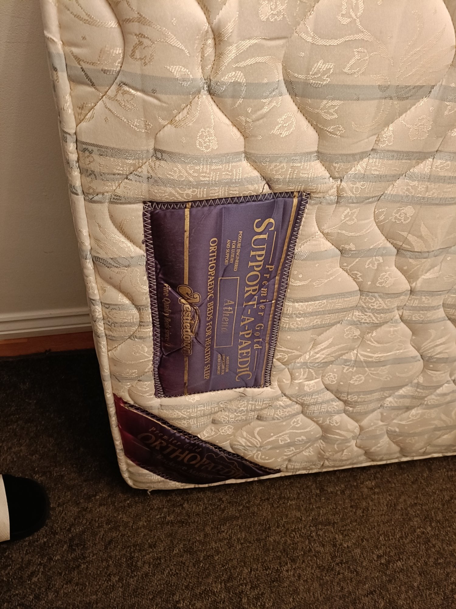Single bed mattress 