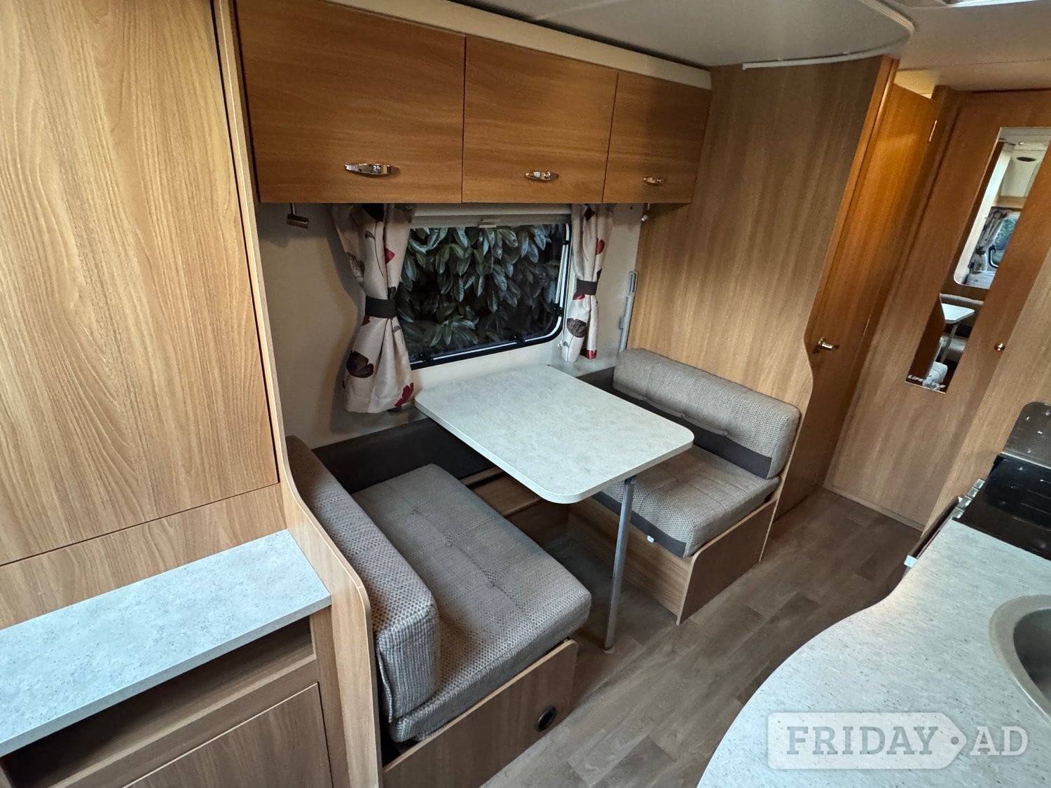 Swift Lifestyle 6 2014 6 Berth Caravan with Motor Movers and Fixed Bunk Beds - Motorhomes & Caravans