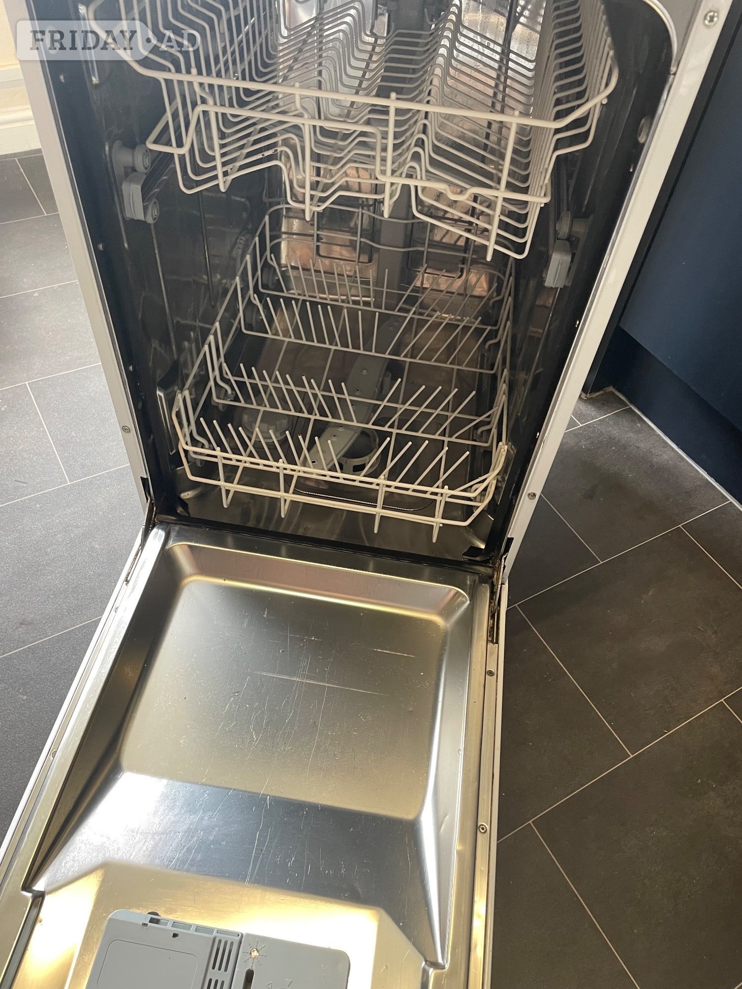 WHITE SLIMLINE DISHWASHER  - Home Appliances