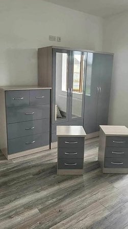 NEVADA 4 DOOR 2 DRAWER MIRRORED WARDROBE SET GREY GLOSS/OAK