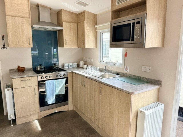 3 Bed Static Caravan For Sale Now Just £29,995 - Holiday Homes in Saxmundham