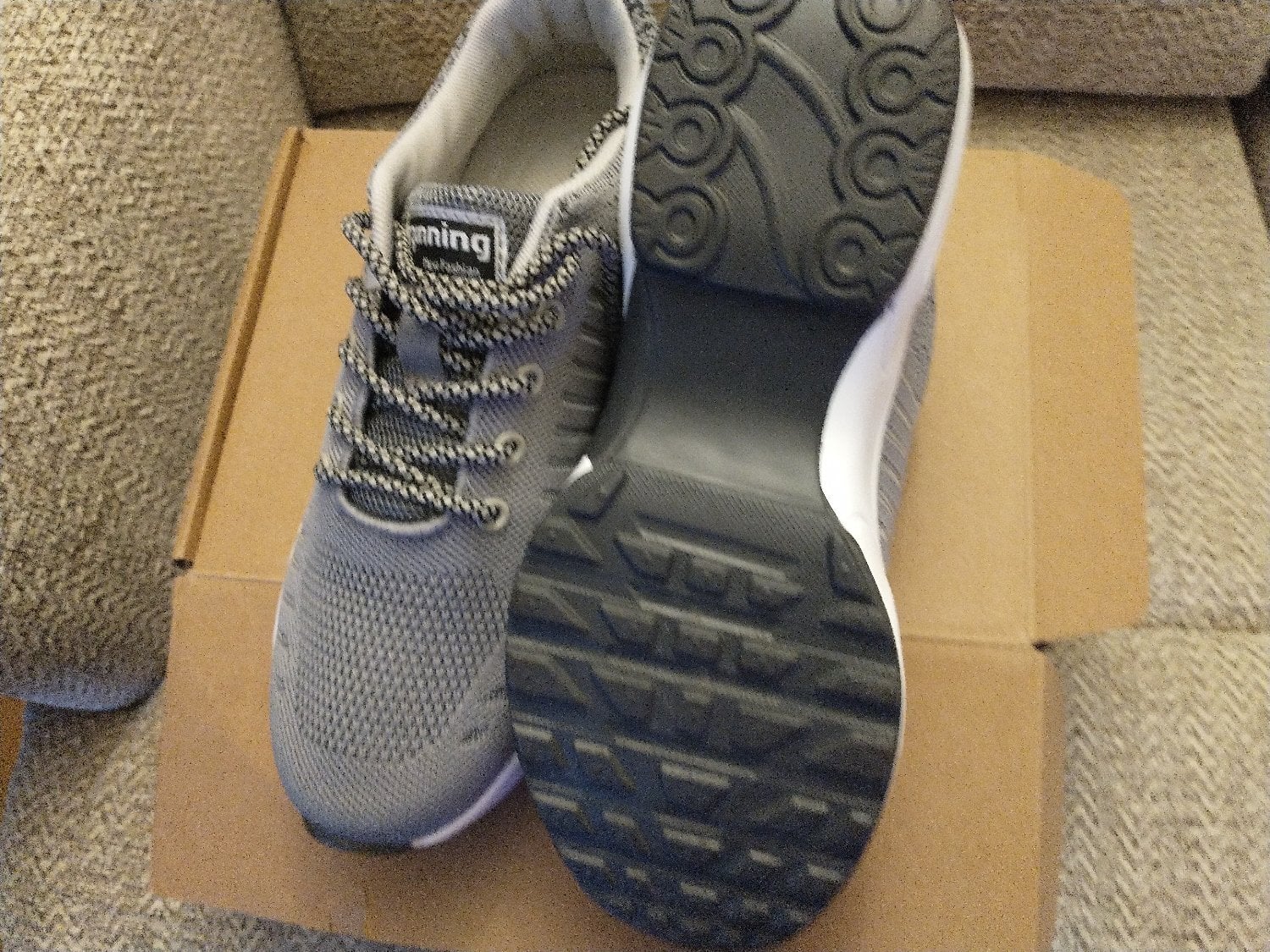 Classis womens air Running trainers. 