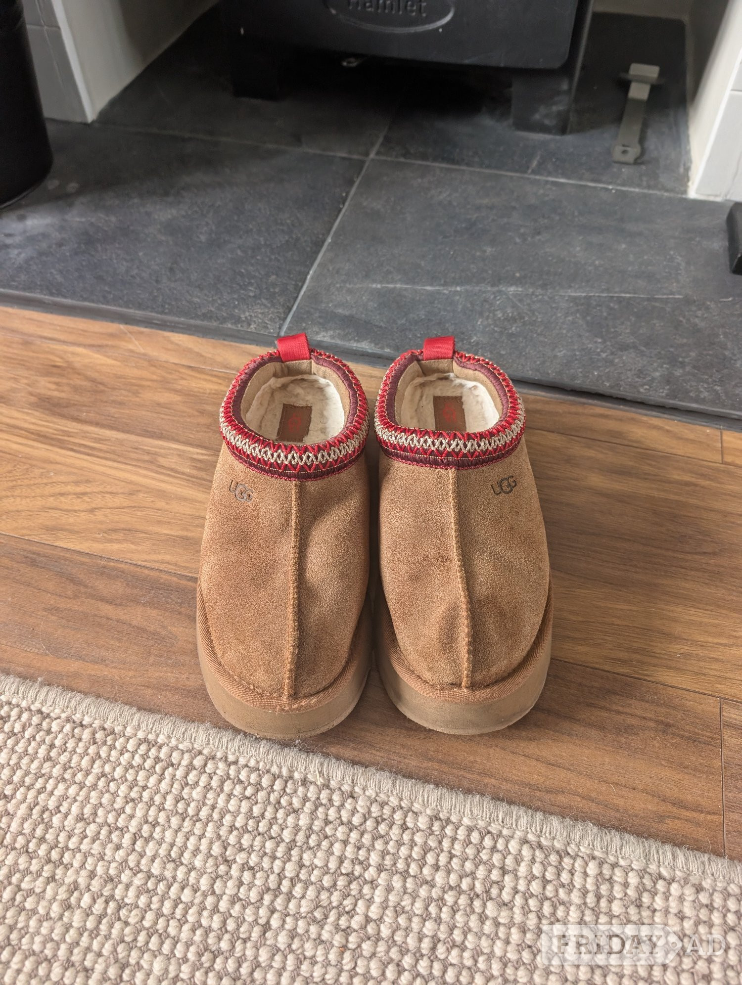 UGG tazz size 5