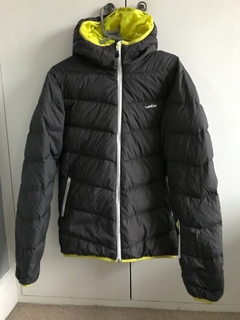 Wed'ze adult ski jacket size small with lift pass zip on sleeve 