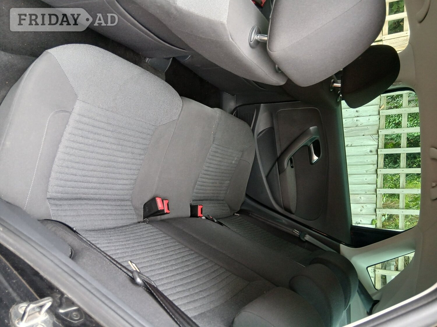 VW Polo 4-door saloon - Cars in Reading